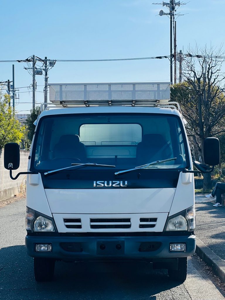 Isuzu Elf